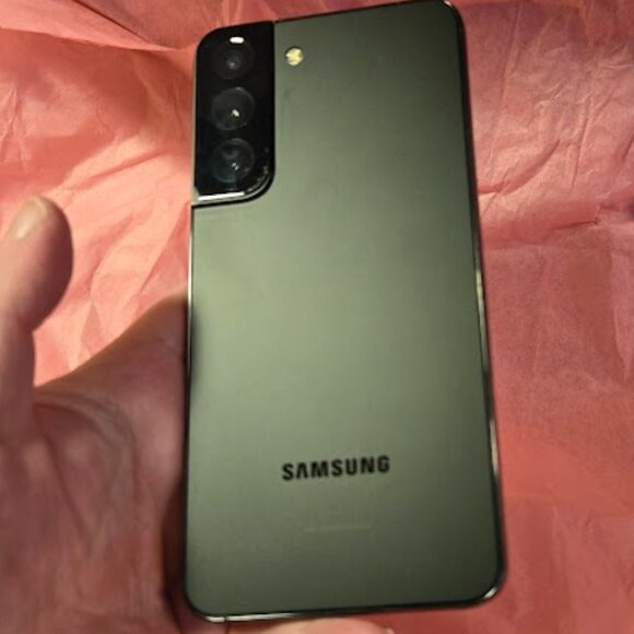 Like New Samsung Galaxy S22 Phone in original box & NIB glass protector 128GB - Picture 8 of 12